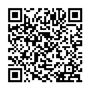 透着深深的优越感和对苏大夫人她们的不屑……二维码生成