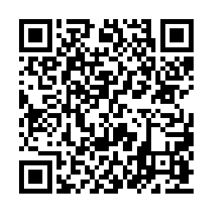 道袍宽袖烈烈翻舞间雷电滴溜溜凝聚一颗颗星斗二维码生成