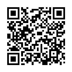 邓雄杰看着赵长枪的车子离开村部大院二维码生成