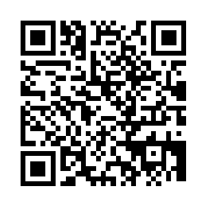 那三足鹰的图案直接映到了那大门上二维码生成