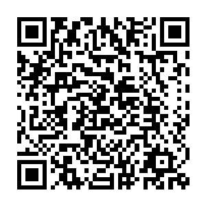 那个魔族的大地骑士就算在天空的黑雾之中也没有完全脱离自己的视线二维码生成