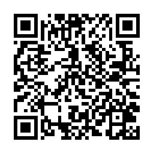 那些修士原本向前奔逃的身体猛然凌空向着后面飞去二维码生成