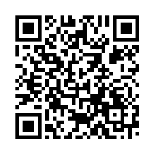 那名女子在昏暗的大殿内格外亮眼二维码生成