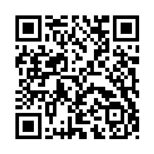 那名西装男子摔落在五米外的一辆路虎车上二维码生成