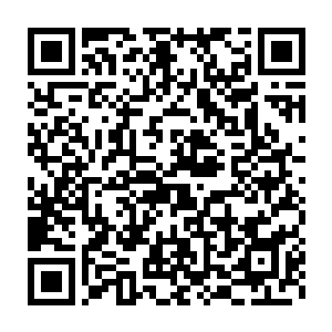 那四个日本男人打量夕纪子的目光灼热难耐且还互相交换着猥琐眼神二维码生成