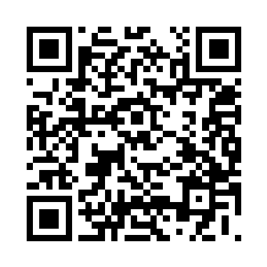 那对男女真可谓是世间情侣中的极致二维码生成