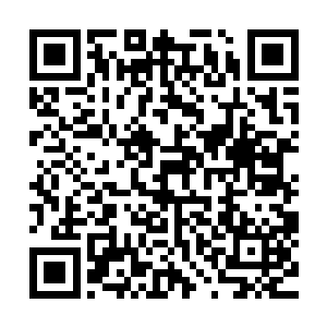 那颗如珍珠一样晶莹的升品丹在黑暗的小巷中发出了一团光华二维码生成