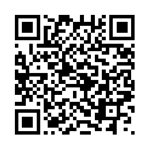 那首领看到小男挣脱了自己的双手二维码生成