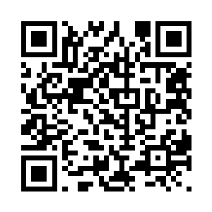 邻座的两个女孩子一边等着自己的咖啡二维码生成