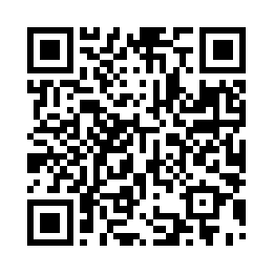 里面立刻走出来一个身穿红色道袍的女子二维码生成