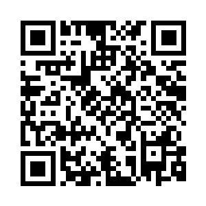 金雕吐出的鲜血落于血环内的空间二维码生成