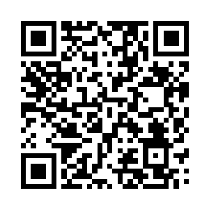 阿方索和佩德罗两个人都避开了视线二维码生成