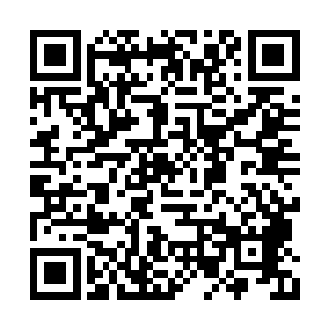 陈一凡眼角也看到有两道人影在他身边飞了回来二维码生成