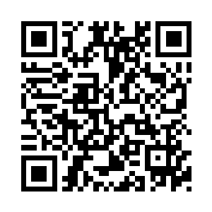 随即把许嫣红放在桌面上的那些东西放在手中二维码生成
