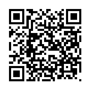 随后他走到了那套两万斤的负重面前二维码生成