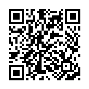 隔壁王发财媳妇钱氏上来摸了摸王玉花的衣裳二维码生成