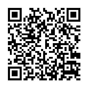 雨果就可以看见刚才出声的那个男人脸直接黑了下来二维码生成