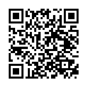 靠着笼子墙站着两只脚分开大约一百度的样子二维码生成