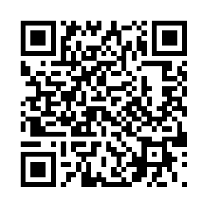 靠近山顶的那个湖泊边上住着的那个人二维码生成
