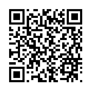 靳空咽了口口水试着登上了这条栈道二维码生成