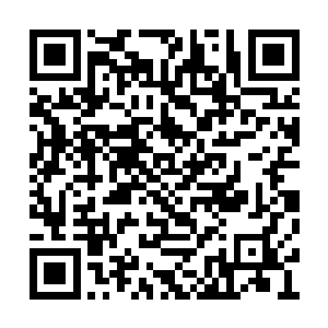 顺势将她调整了个一让他觉得会比较舒适的位置二维码生成