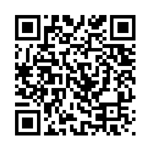 餐厅靠近角落的位置有一张四人桌二维码生成