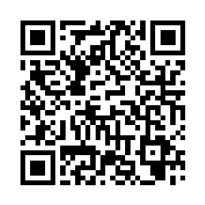 高高扬起的脖子对准了天空中的莫妮卡二维码生成